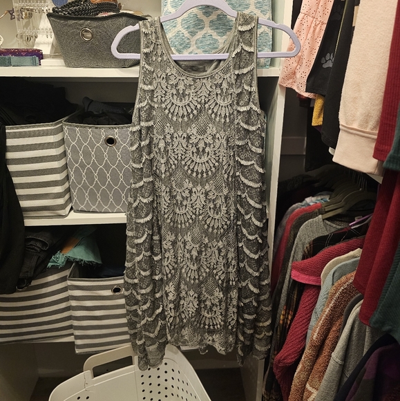 Dress - Picture 1 of 5